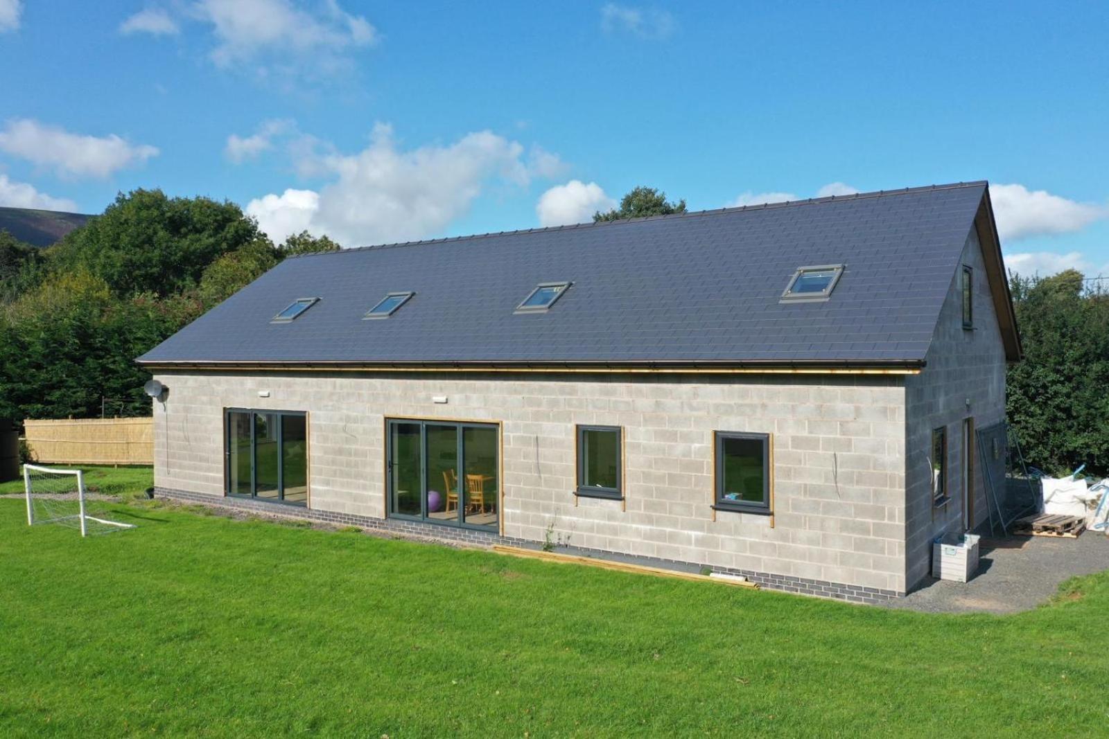 Modern Studio Apartment Set Beneath The Black Mountains A Stones Throw From The Offas Dyke Path Clodock Экстерьер фото